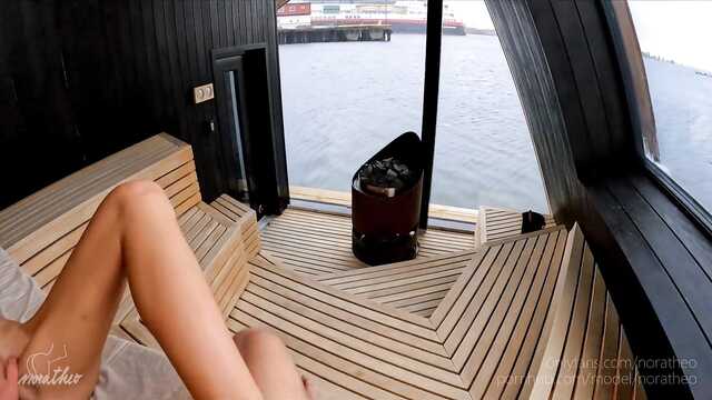 Неожиданный секс с незнакомцем в парилке