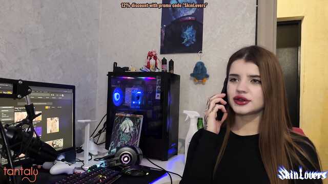 Трахнул надувную куклу и вставил сводной сестре