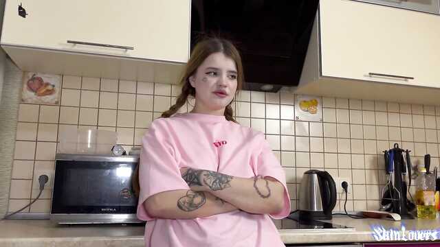 Налила борща другу мужа и не отказалась от анала