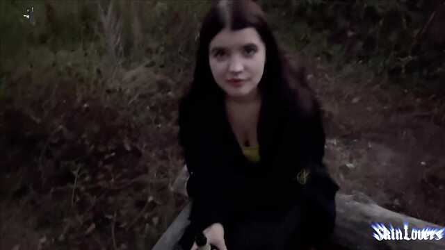 Выпившая девушка не отказалась отсосать член парня