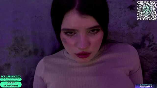 Отвлекся от компьютера и трахает грудастую девку