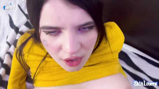 Просто задрала юбку и занялась сексом с парнем