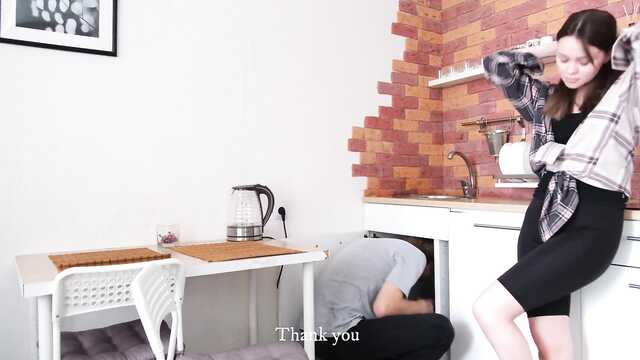 Как она расплатилась с сантехником?