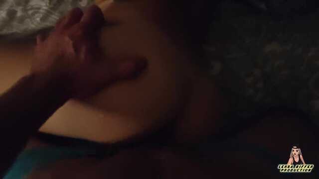 Трах симпатичной девушки сразу после знакомства