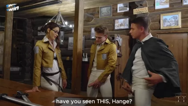 Нещадная атака титанов на киску