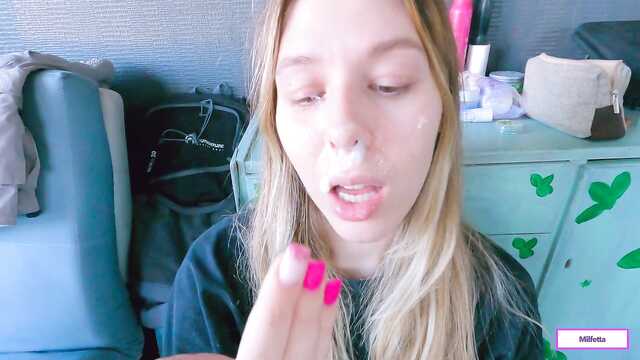 Мачеха попросила пасынка не кончать в ее влагалище