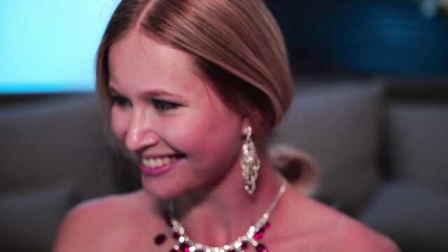 Этой сучке так не хватает секса