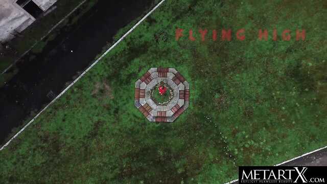 Возбуждаюсь во время прогулки и дрочу киску дома