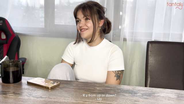 Трахнул красивую соседку вместо секс куклы