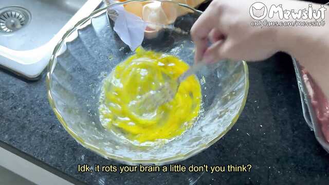 Выпил с девушкой на первом свидании и трахнул