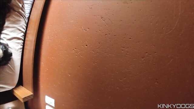 Любовник кончает в жену на глазах у куколда