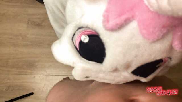 Трахнул сводную сестру и кончил ей в киску