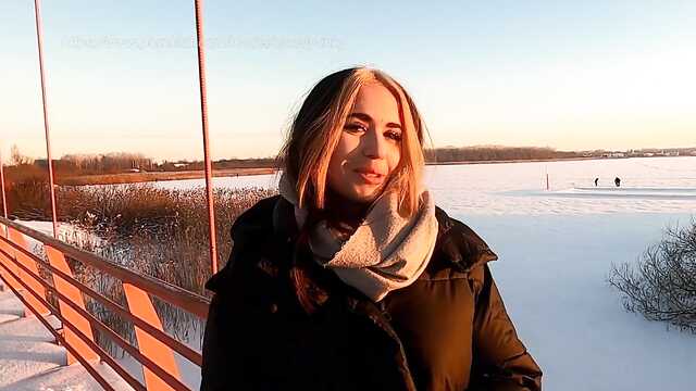 Незнакомка из парка удивила умением сосать хуек