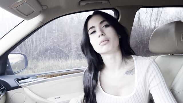 Первое свидание началось с члена во рту девушки