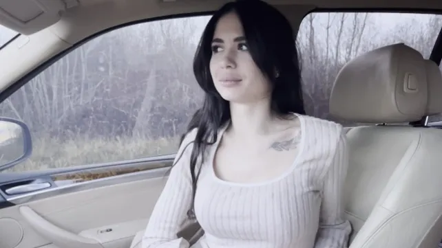 Первое свидание началось с члена во рту девушки