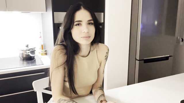 Приход соседки за солью закончился нежным сексом