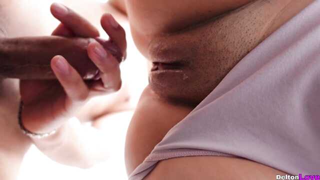 Вылизал анус неверной бабе и трахнул в письку