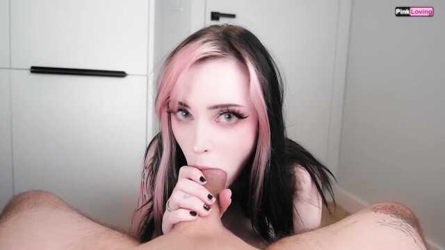 Девушка любит сосать огромный член сочно