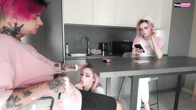 Сестра жены отсосала мне