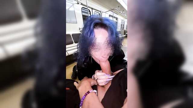 В метро мы еще не трахались!