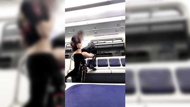 В метро мы еще не трахались!