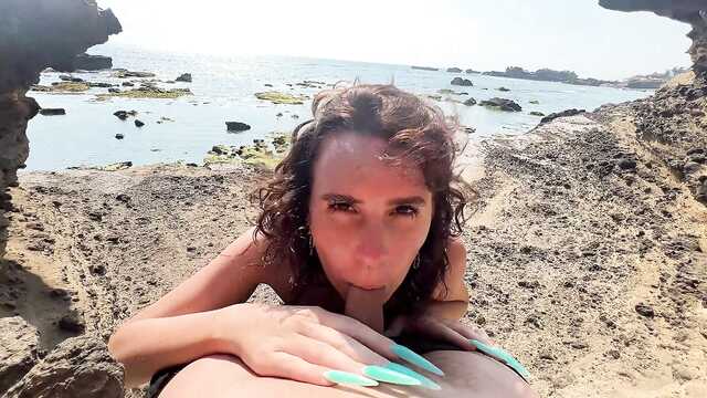 Просто посмотри на этот пляжный минет