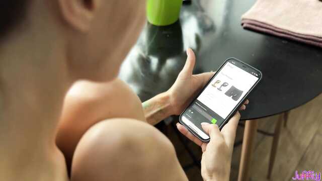 Друг знает, как правильно трахать мой спелый анус