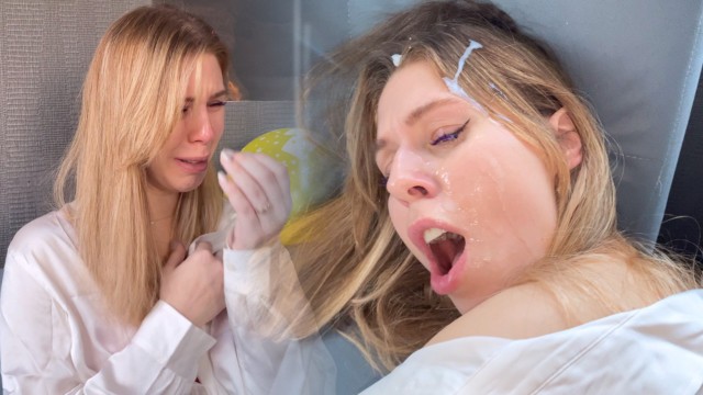 Мачеха получила член в виде подарка на Новый Год