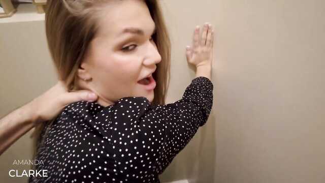 Туалет ресторана - свидетель наших страстей