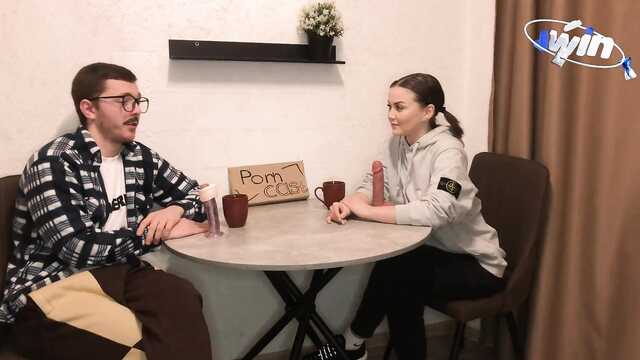 Разговорчивая брюнетка быстро заткнулась на члене