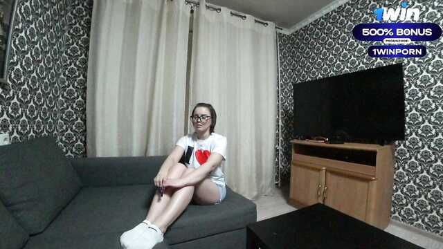 Баба с классной жопой нашла мужика в своей ванне