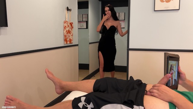 Пасынок так классно дрочил, что я вся промокла