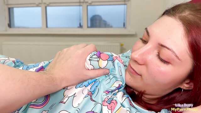 Подсматривание за сводной сестрой привело к сексу