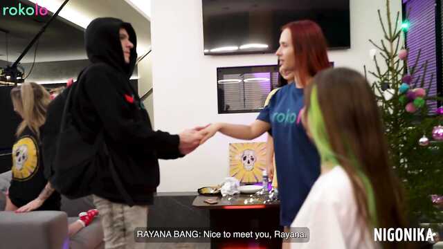 Устроила секс вечеринку с подругами на новый год