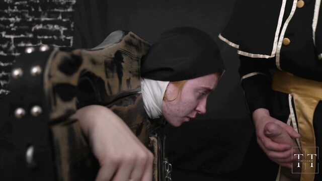 Секси монахиня плохо себя вела и не соблюдала пост