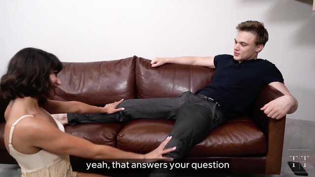 Он выебал меня перед тем, как отпустить в клуб