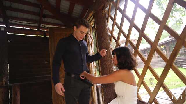 Кончаю в молодую невесту друга перед свадьбой