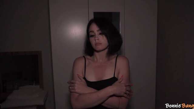 Может хватит на меня глазеть, давай трахаться