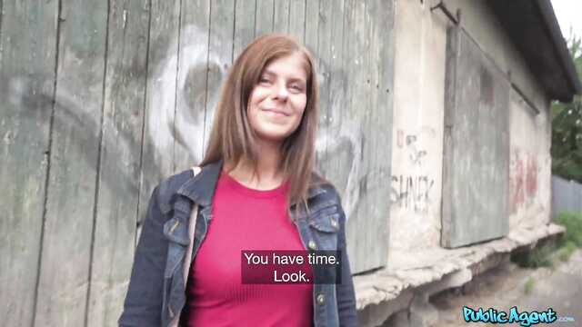 Пикапер щедро заплатил и трахнул мою мокрую дырку