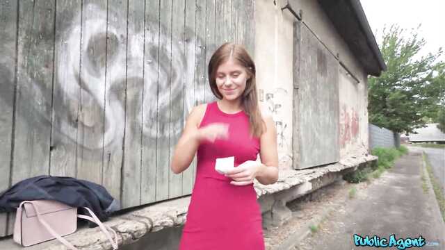 Пикапер щедро заплатил и трахнул мою мокрую дырку