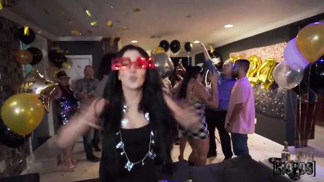 Секс на рождественской вечеринке