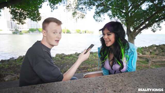 Охотник на горячих милфочек