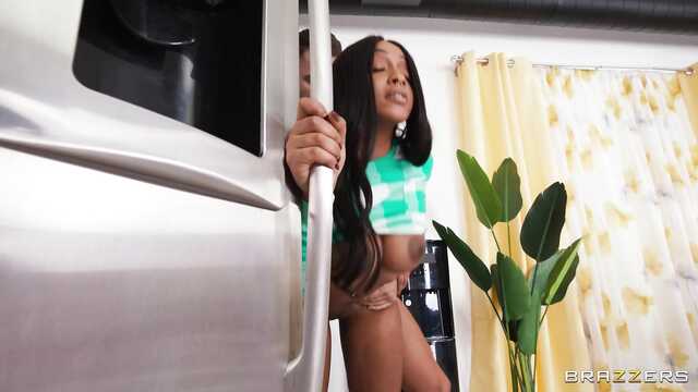 Негритяночка и ее дикая похоть