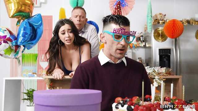 Анальная вечеринка в честь Дня Рождения