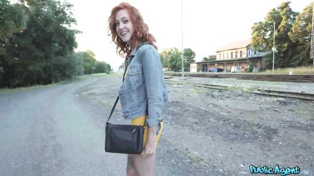 За деньги, конечно трахаюсь!