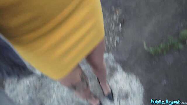 За деньги, конечно трахаюсь!