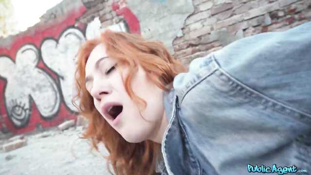 За деньги, конечно трахаюсь!