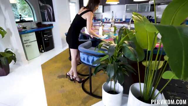 Анальный романтик с мамочкой