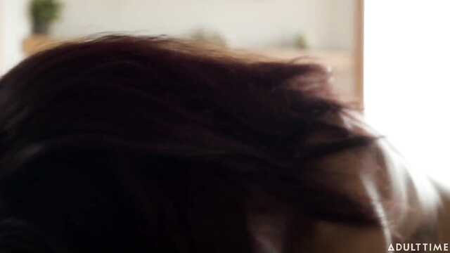 Мулатка пришла в восторг, от того как ебал сосед