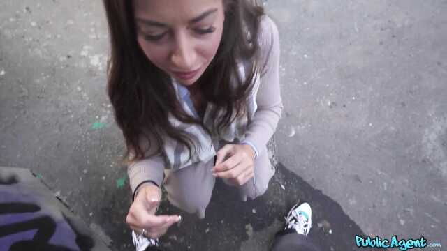 Вчера меня сняли и выебали за деньги перед камерой